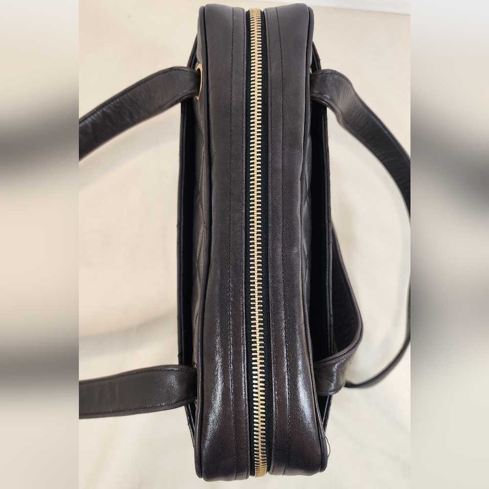 Chanel 1994-1996 quilted lambskin shoulder. Dark Brown. Slight fade on hardware - Picture 6 of 16